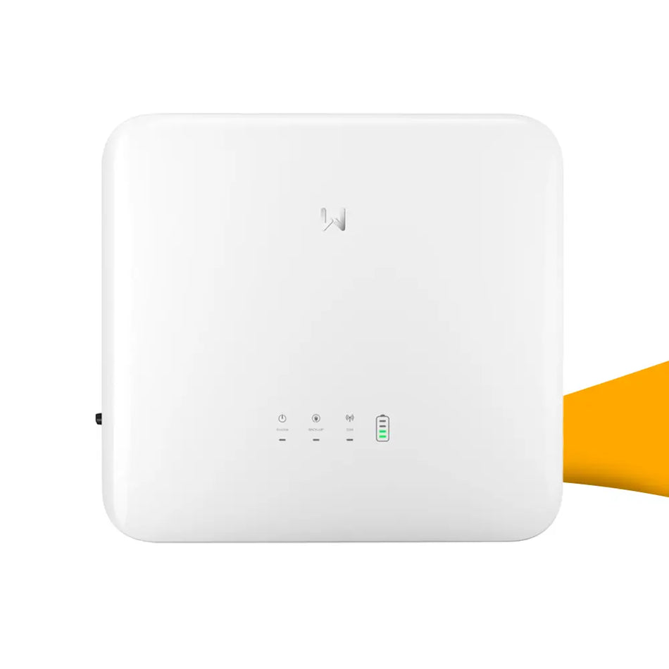 GoodWe ET G2 serie hybride omvormers kopen bij solago.nl, op witte achtergrond met oranje podium productfoto