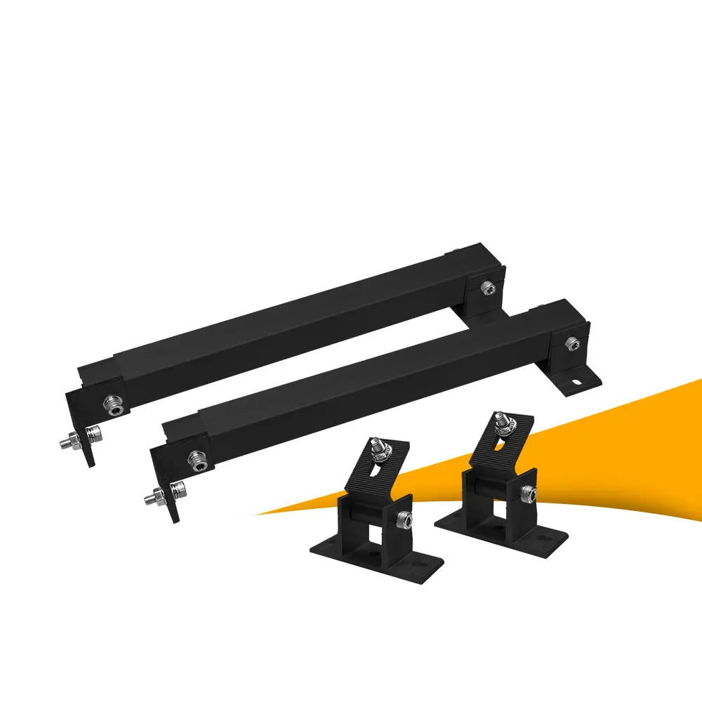 Verstelbare platdak montagesteun 15–30° zwart voor zonnepanelen, hellingshoekbeugel voor stabiele PV-montage op plat dak, platdakbeugel kopen bij solago.nl, op witte achtergrond met oranje podium