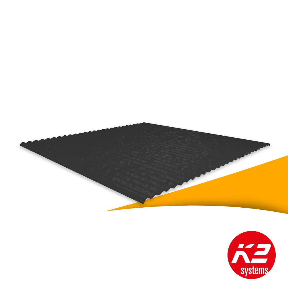 K2 SingleHook FLA metaalafdekkingen anthraciet met butylstrip 2004440 kopen bij solago.nl, dakmontage op witte achtergrond met oranje podium