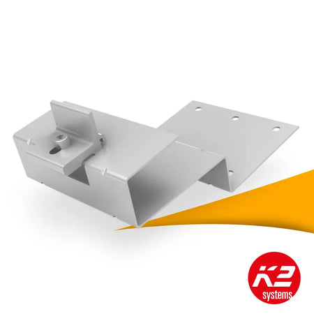 K2 SingleHook 2 dakhaak 2003175 kopen bij solago.nl, dakmontage voor zonnepanelen op witte achtergrond met oranje podium productfoto