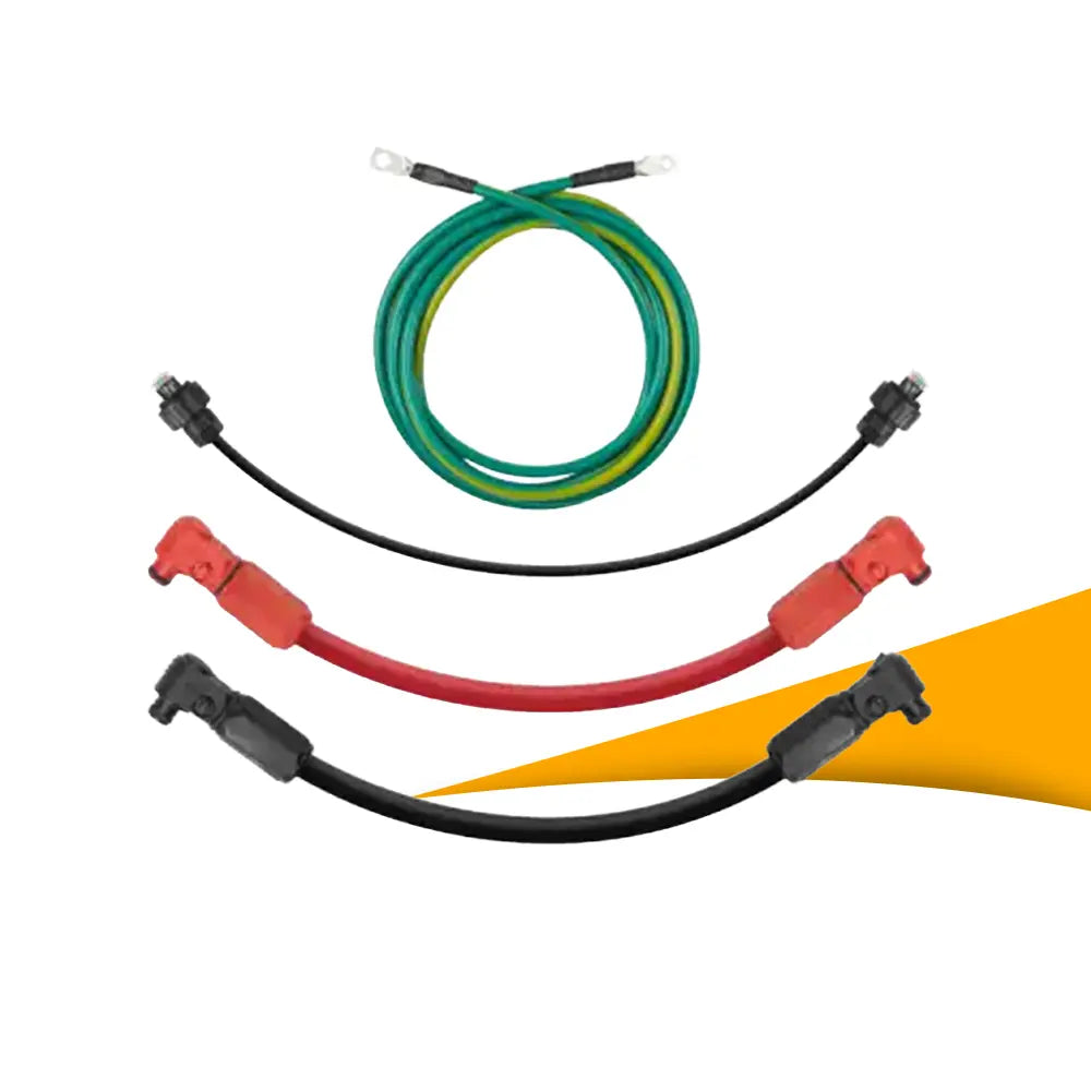 SolarEdge batterij-naar-batterij kabelset IAC-RBAT-5KCBAT-01 voor Home Battery 48V, origineel accessoire voor veilige koppeling en uitbreiding van energieopslag, kopen bij solago.nl, op witte achtergrond met oranje podium