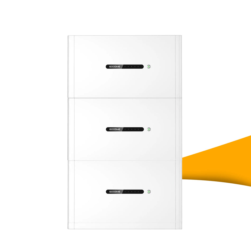 GoodWe Lynx D zonne-batterij 15 kWh voor zonnepanelen, hoge opslag voor meer eigen verbruik en efficiënt energiebeheer, kopen bij solago.nl, op witte achtergrond met oranje podium