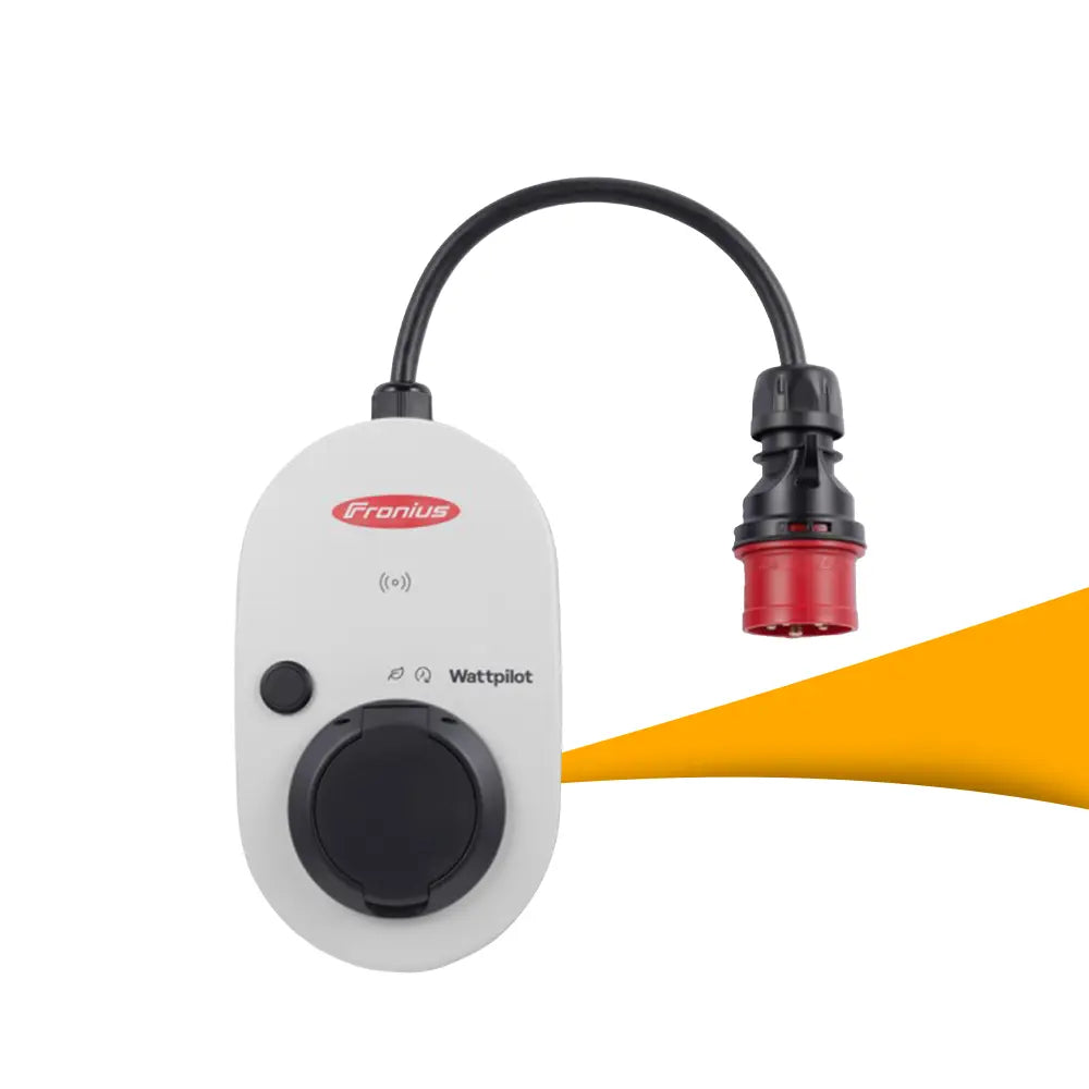 Fronius Wattpilot GO 11 kW 2.0 wallbox, slimme EV-lader voor thuis laden en efficiënt energiebeheer, wallbox kopen bij solago.nl, op witte achtergrond met oranje podium