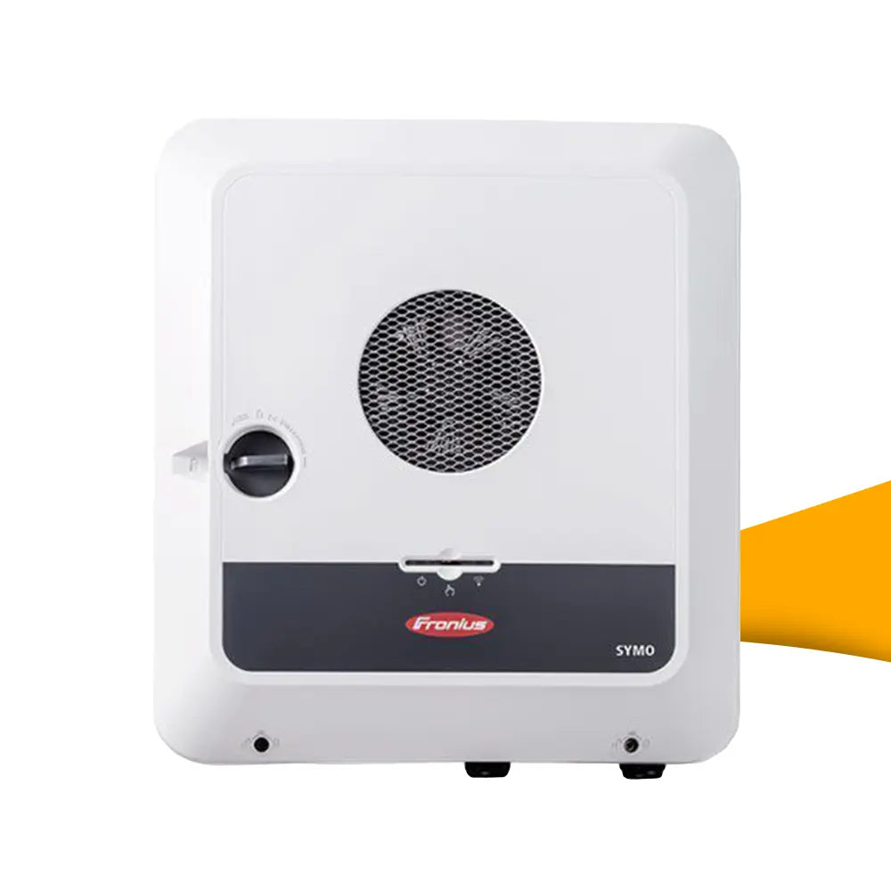 Fronius SYMO-GEN24-12.0-PLUS-SC hybride omvormer 12 kW voor zonnepanelen, geschikt voor energieopslag en slim energiebeheer met hoger zelfverbruik, kopen bij solago.nl, op witte achtergrond met oranje podium