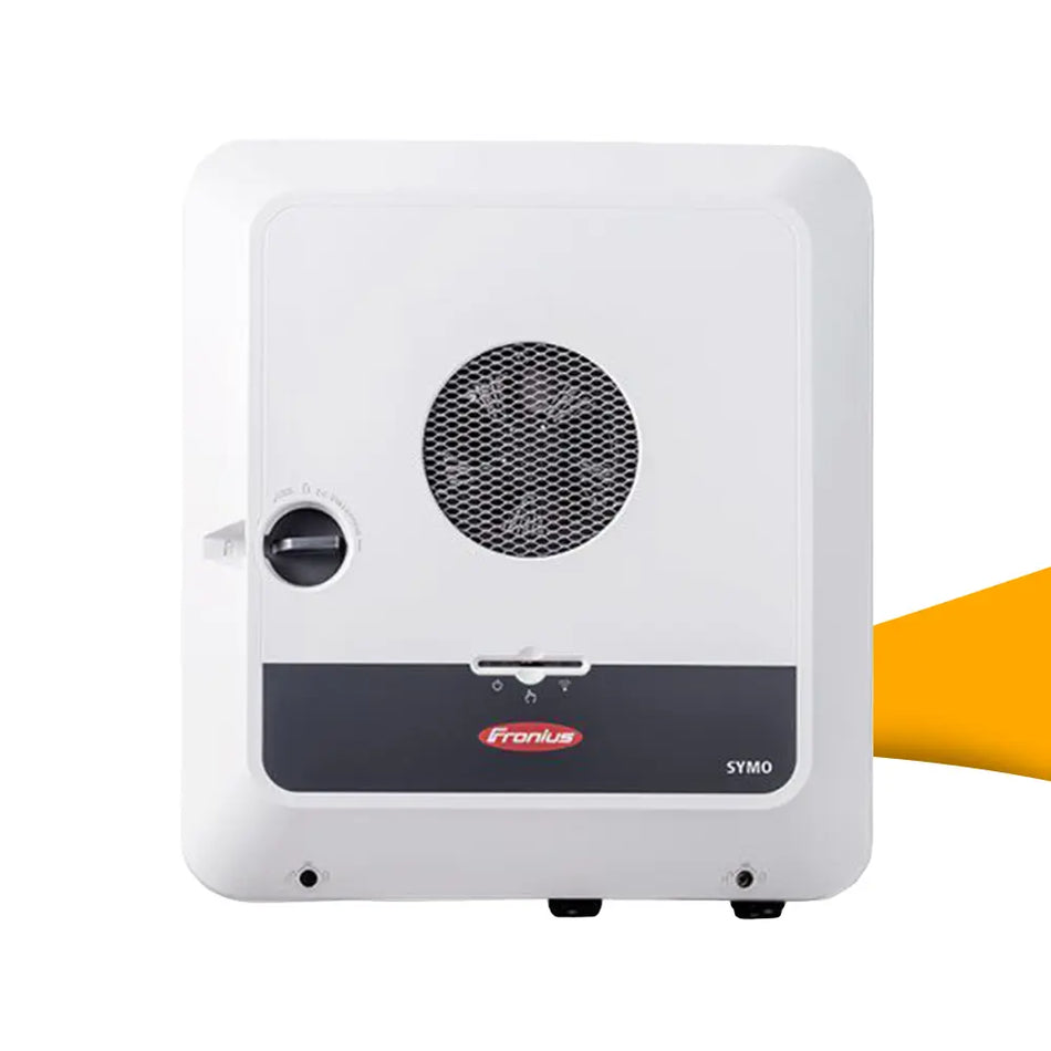 Fronius SYMO-GEN24-12.0-PLUS-SC hybride omvormer 12 kW voor zonnepanelen, geschikt voor energieopslag en slim energiebeheer met hoger zelfverbruik, kopen bij solago.nl, op witte achtergrond met oranje podium